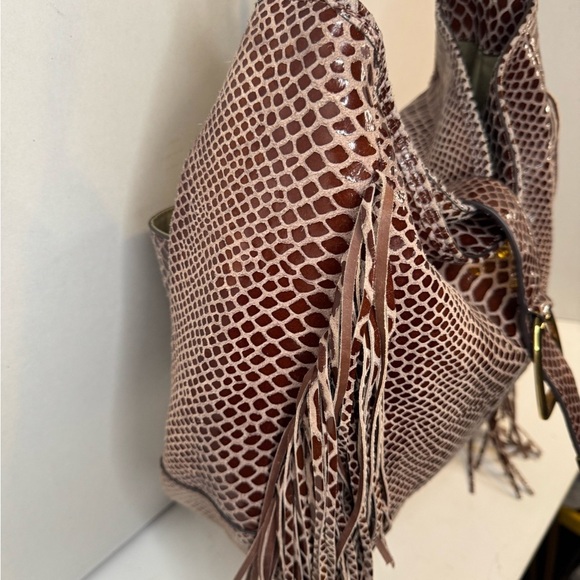 G.I.L.I.Snake Fringe Stirrup Shoulder Red/Brown Patent Suede Bag. - Picture 7 of 14